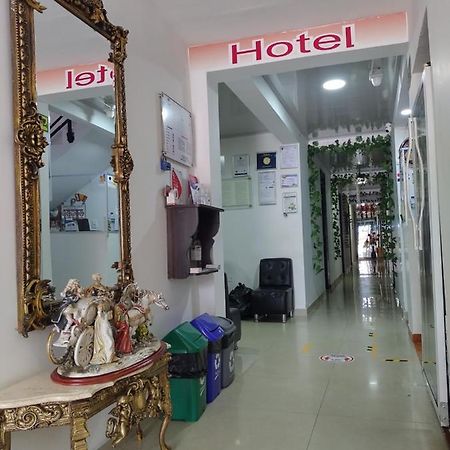 Hotel Plaza Centro 弗洛伦西亚 外观 照片