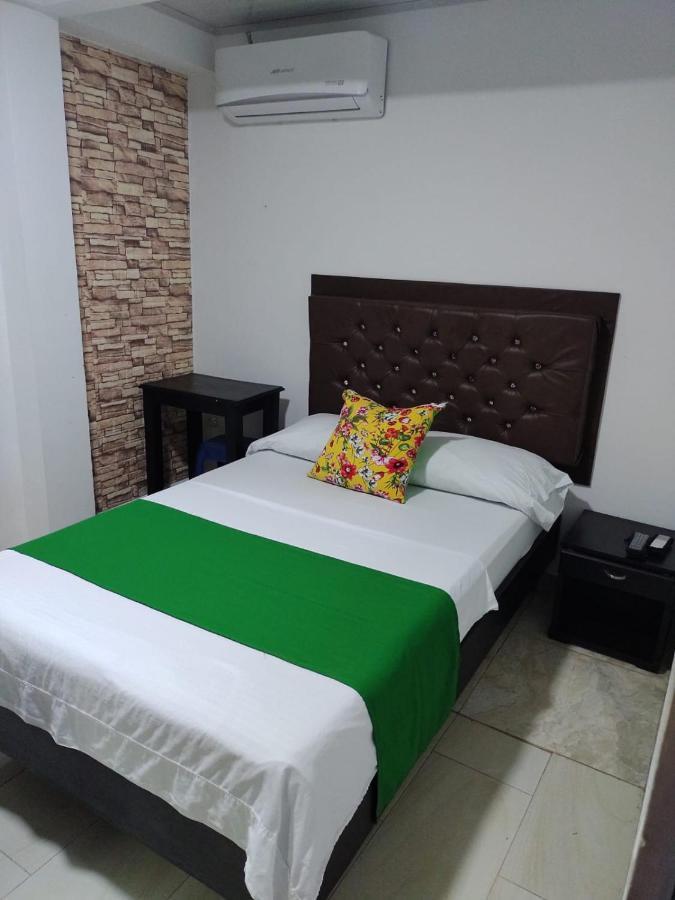 Hotel Plaza Centro 弗洛伦西亚 外观 照片