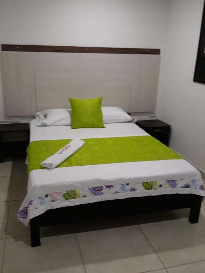 Hotel Plaza Centro 弗洛伦西亚 外观 照片