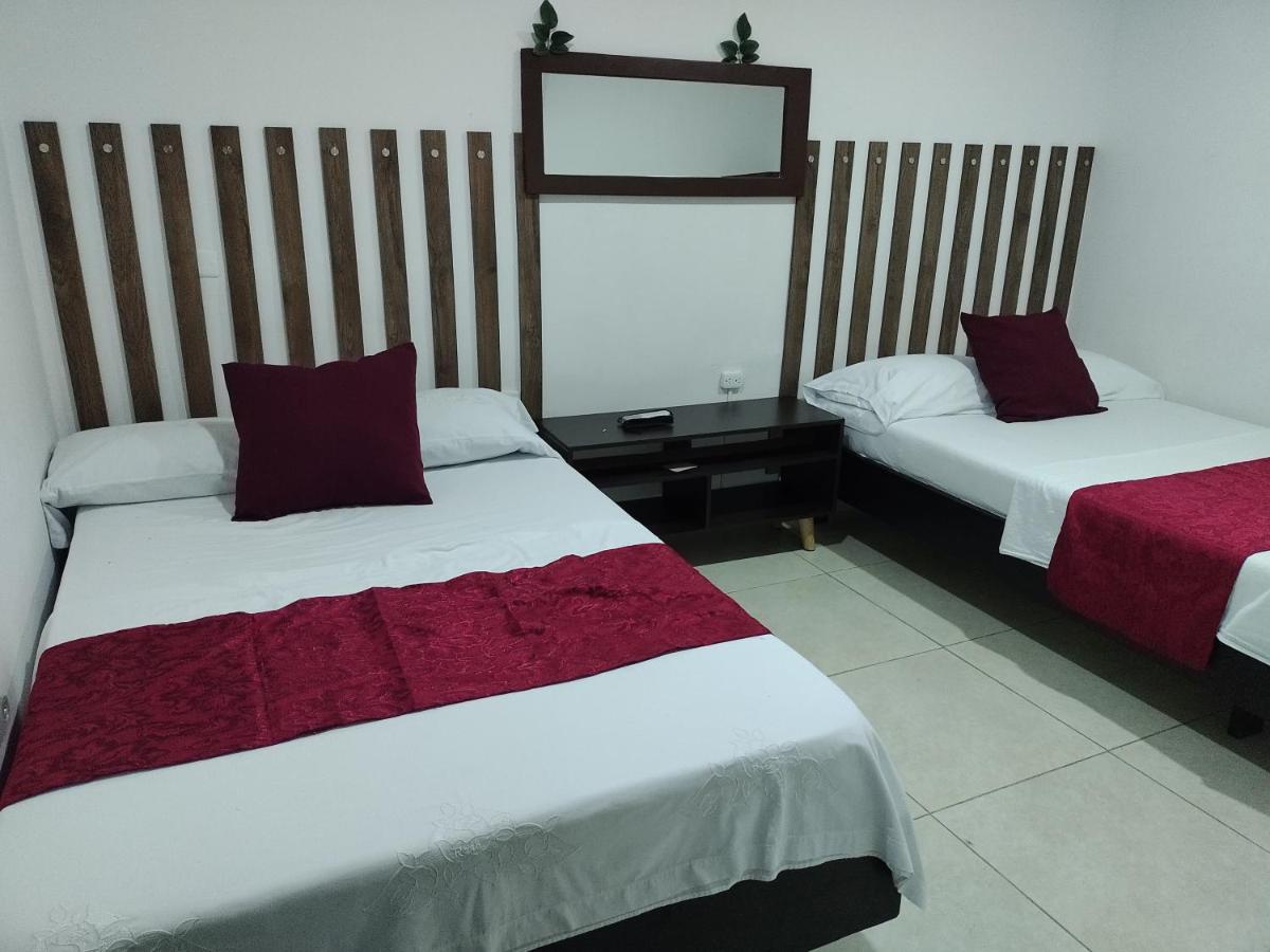 Hotel Plaza Centro 弗洛伦西亚 外观 照片