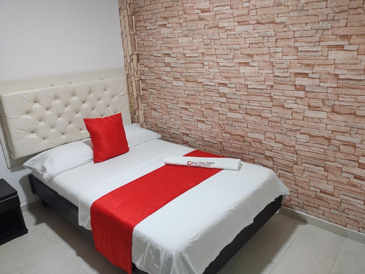 Hotel Plaza Centro 弗洛伦西亚 外观 照片