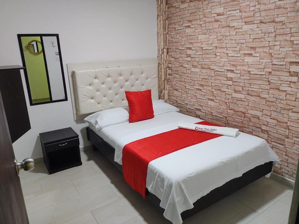 Hotel Plaza Centro 弗洛伦西亚 外观 照片
