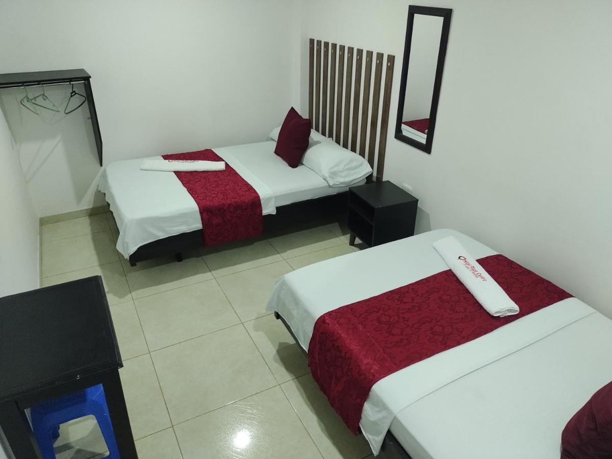 Hotel Plaza Centro 弗洛伦西亚 外观 照片