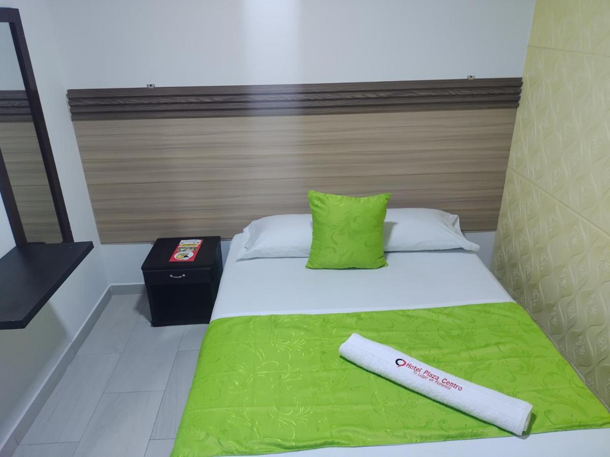 Hotel Plaza Centro 弗洛伦西亚 外观 照片